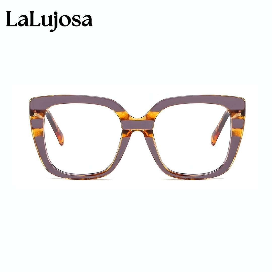 Aitana Azul con Carey