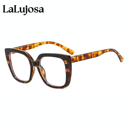 Aitana Negro con Carey