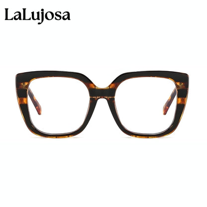 Aitana Negro con Carey